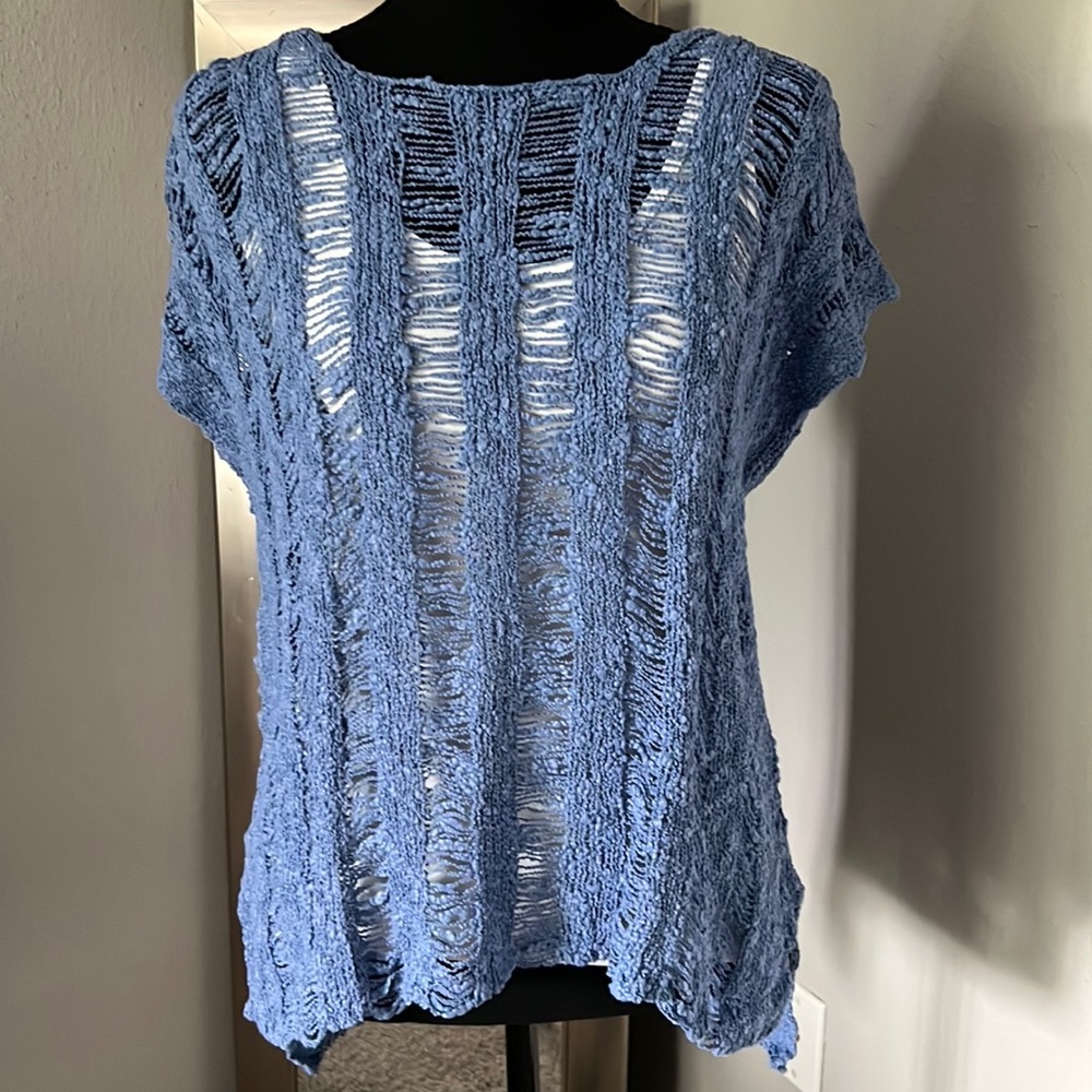 Hands to Heart blouse woman’s size small / medium color blue